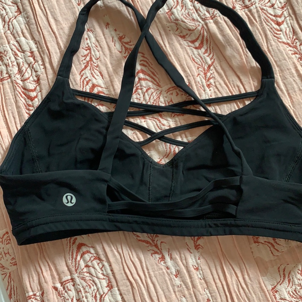 Lululemon black size 6 sports bra